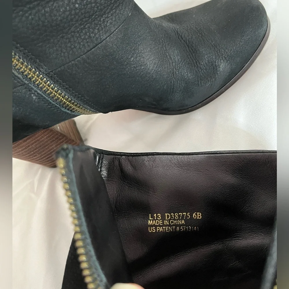 Cole Haan Black Leather Ankle Boots with Side Zipper Size 6B